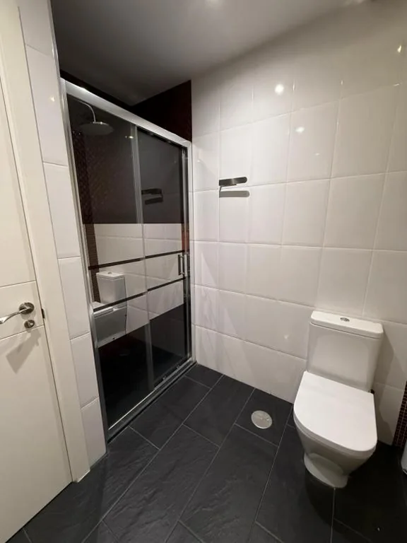 Quarto Duplo com casa de banho partilhada — Rooming Madrid Chinatown