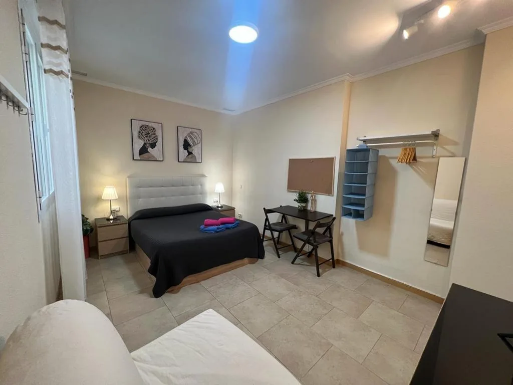 Habitación Triple Clásica — Rooms Barco