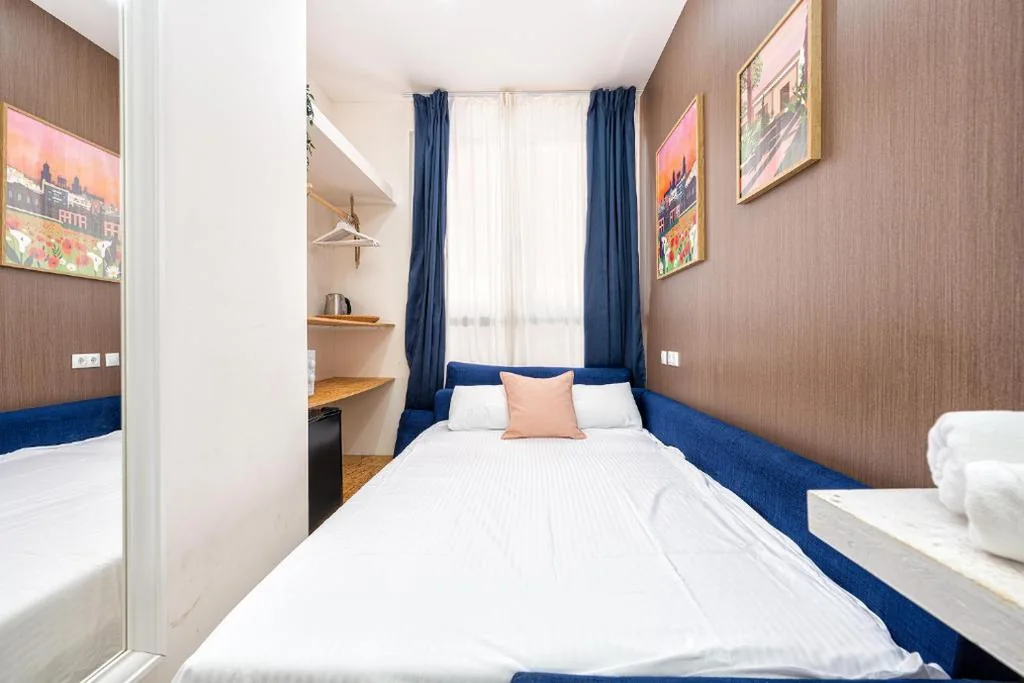 Camera doppia con vista parziale sul mare — Rooms Canteras Boutique Hostal