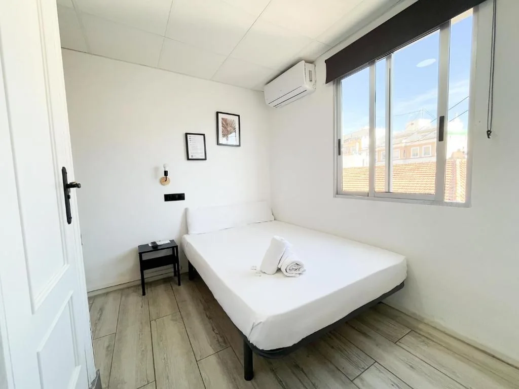 Standard Double Room — Rooms&Go by LAtic