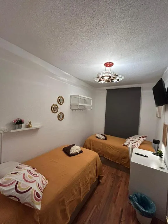 Camera doppia con bagno in comune - 2 letti — Rooms Pontones