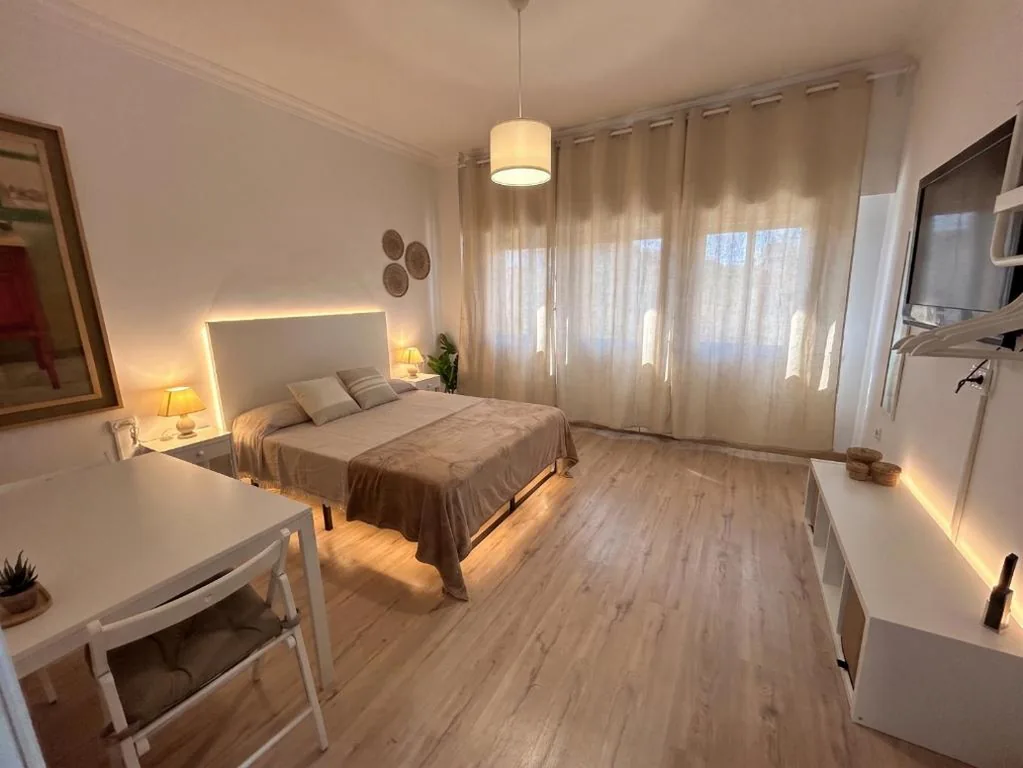 Camera Deluxe — Rooms Rey, junto al Palacio Real y la Gran Vía