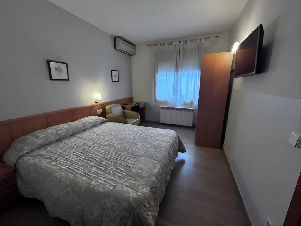Habitación Doble — Rosaleda Self-Hotel