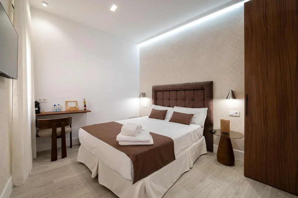 Camera Doppia Deluxe - 1 o 2 letti — Rosales Suites