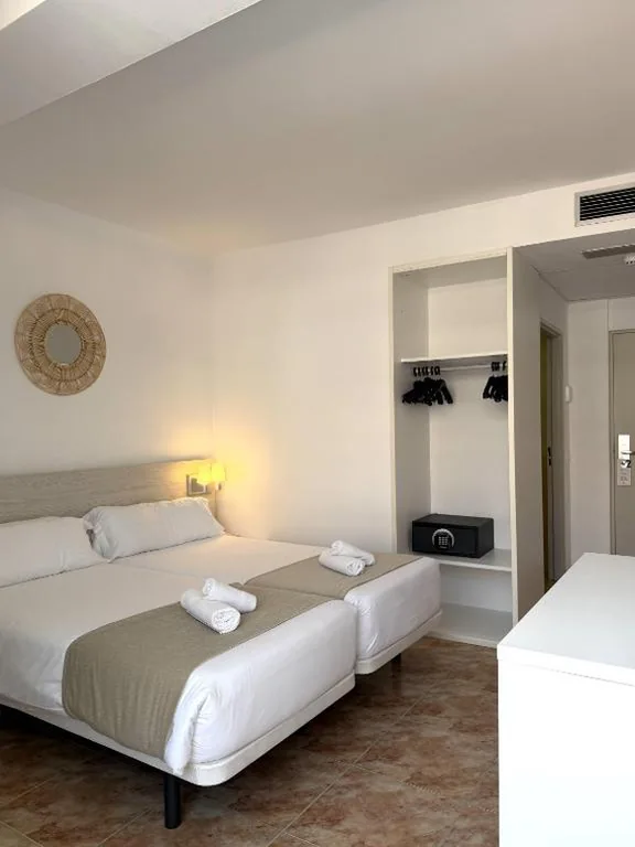 Tweepersoonskamer met 2 bedden — Rosamar Maritim 4*
