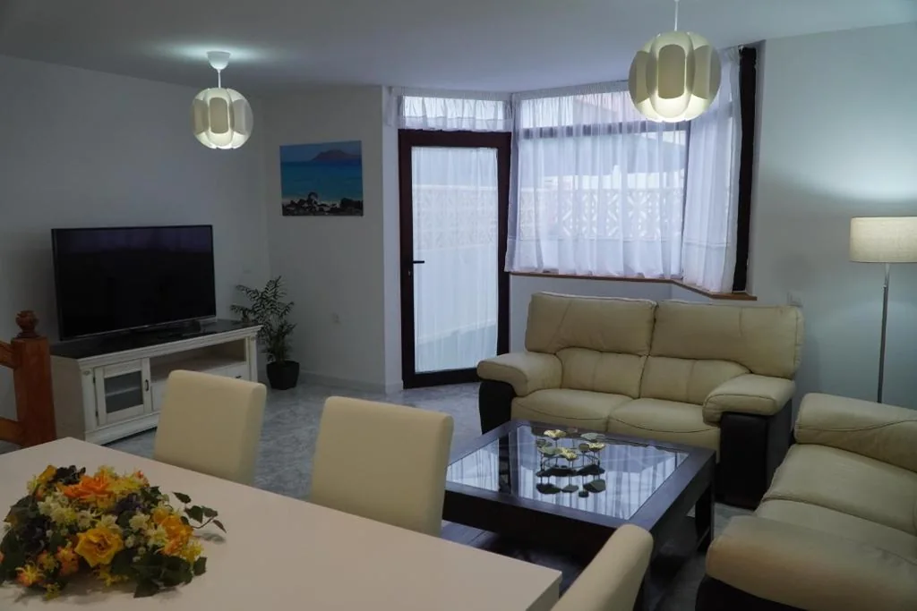 Casa de 3 dormitorios — ROSET
