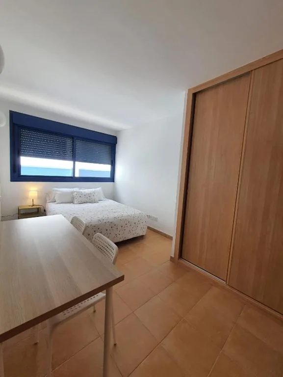 Doppelzimmer mit eigenem Bad — Roseville
