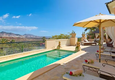Royal Garden Villas, Luxury Hotel — 写真 2