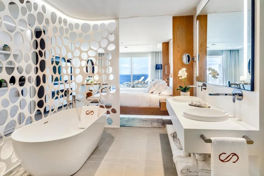 Suite Junior con vistas frontales al mar — Royal Hideaway Corales Beach - Adults Only
