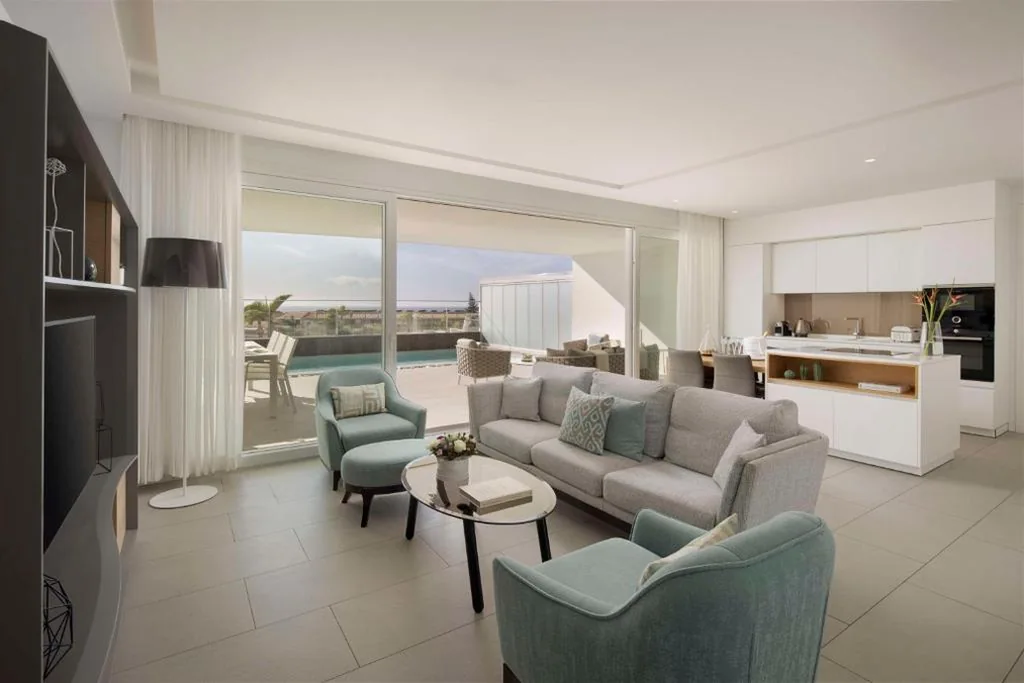 Suite Deluxe de 2 dormitorios con piscina privada (2 adultos + 3 niños) — Royal Hideaway Corales Suites