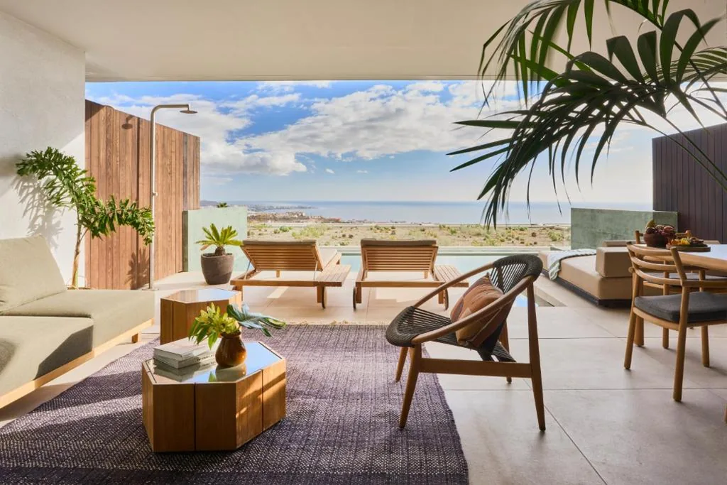 Suite Deluxe de 2 dormitorios con piscina y vistas al mar (2 adultos + 1 niño) — Royal Hideaway Corales Villas