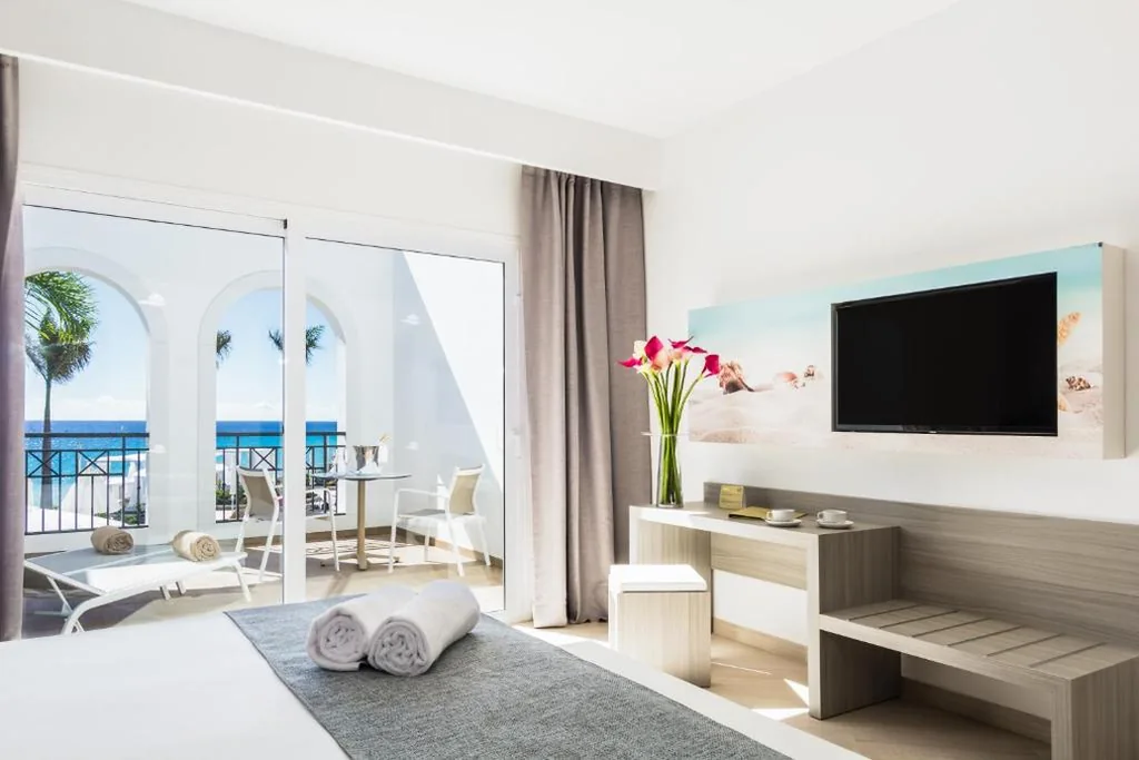 スーペリアシービューダブルルーム（ベッド1台または2台） — Royal Palm Resort & Spa - Adults Only