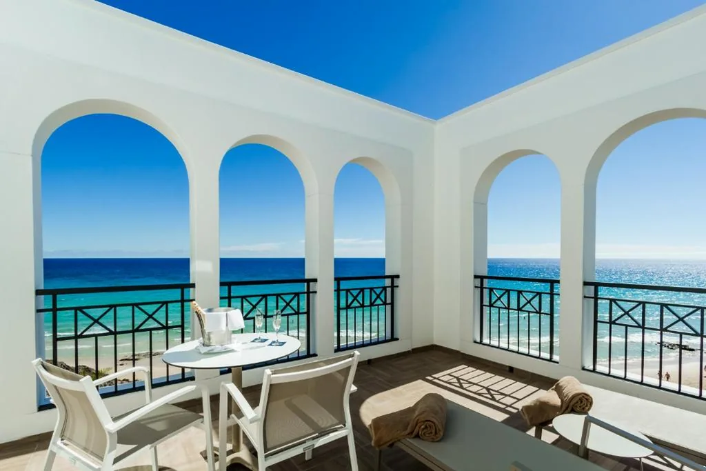 デラックススイート — Royal Palm Resort & Spa - Adults Only