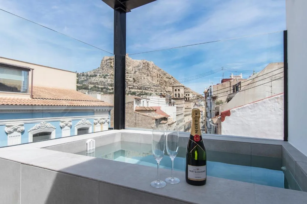 Apartment mit 2 Schlafzimmern und Pool — RS Boutique Apartments