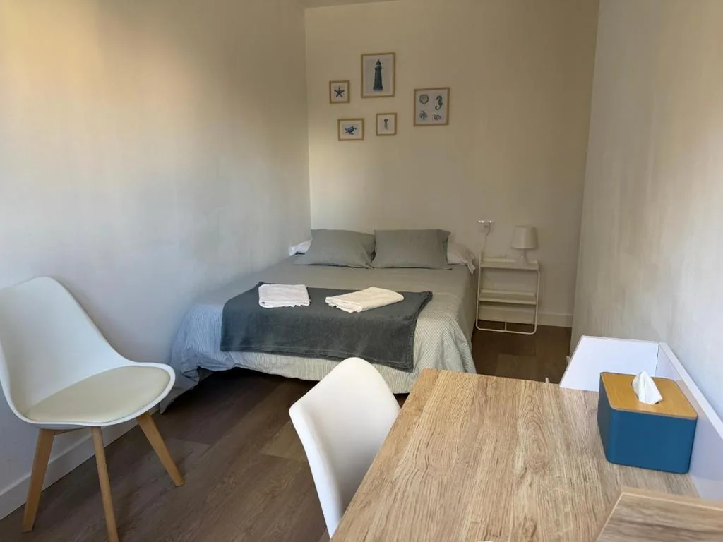 Chambre double standard avec salle de bains commune — Rubín 21