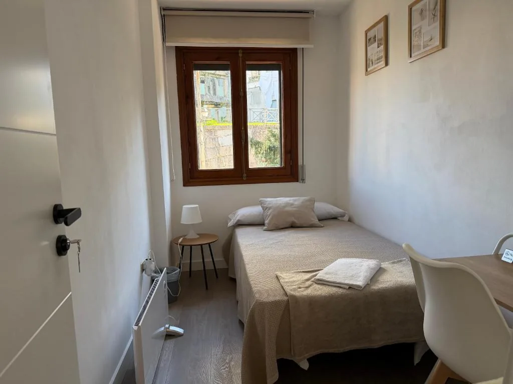 Chambre simple avec salle de bains commune — Rubín 21
