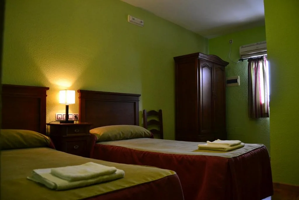 Twin Room with Bathroom — RURAL EL MAÑo