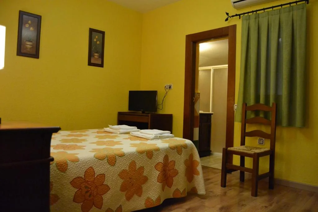 Double Room with Private Bathroom — RURAL EL MAÑo