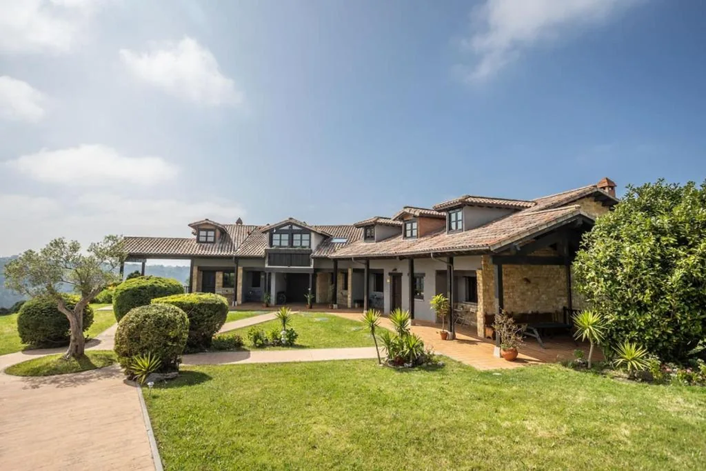 Rural Villa with Sea Views