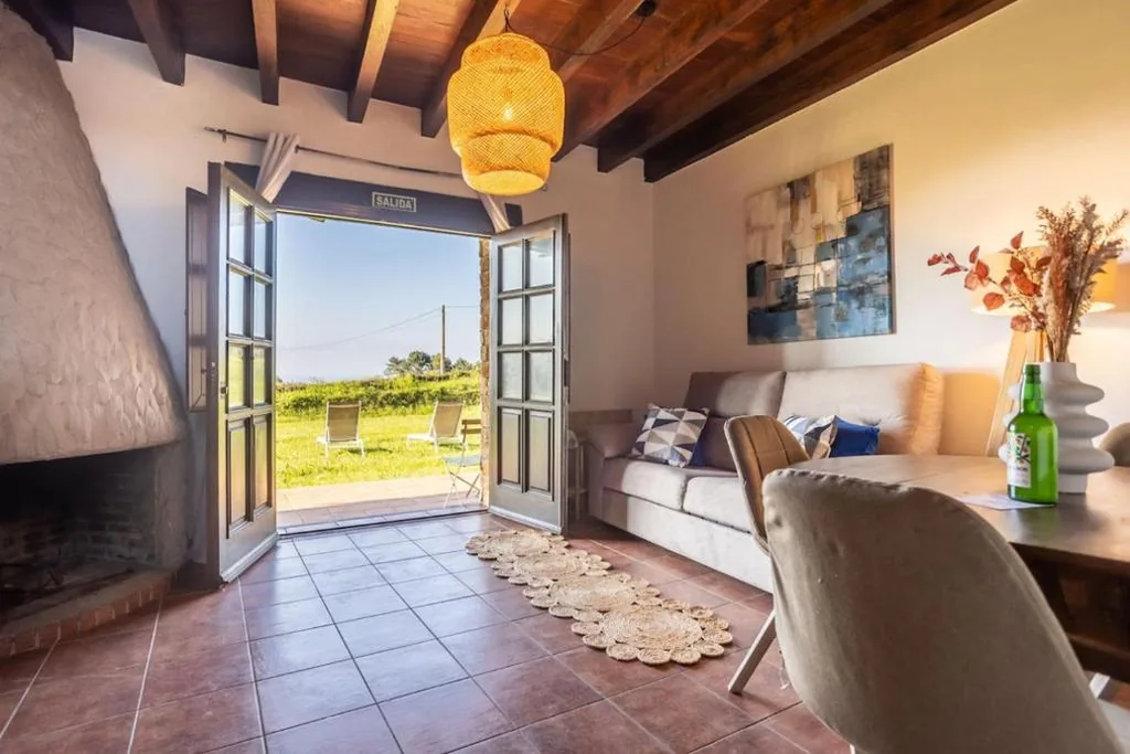 Villa de 2 dormitorios — Rural Villa with Sea Views