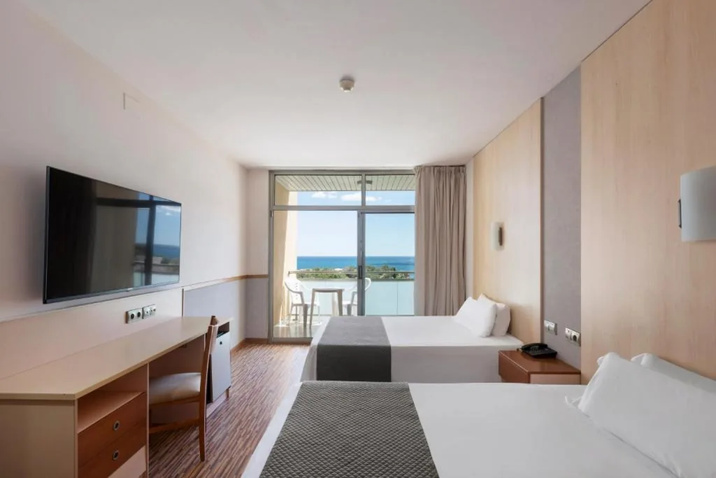 Vierpersoonskamer met zeezicht (4 volwassenen) — RVHotels Ametlla Mar