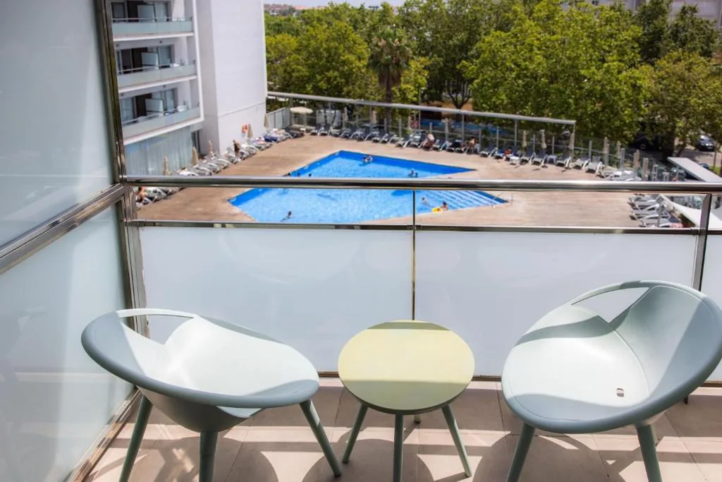 Habitación Doble con vistas a la piscina — RVHotels Nautic Park