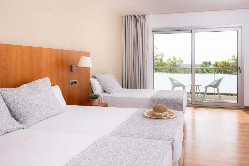 Habitación Triple Estándar (3 adultos) — RVHotels Nautic Park