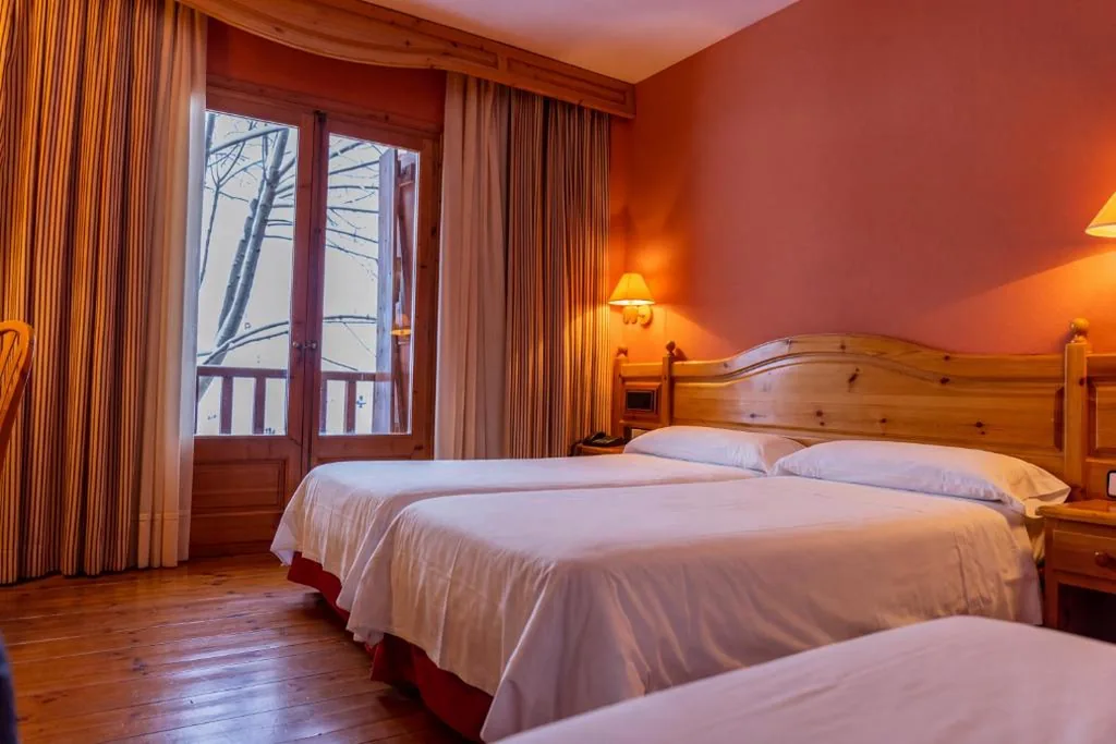 Habitación Triple Estándar — RVHotels Orri
