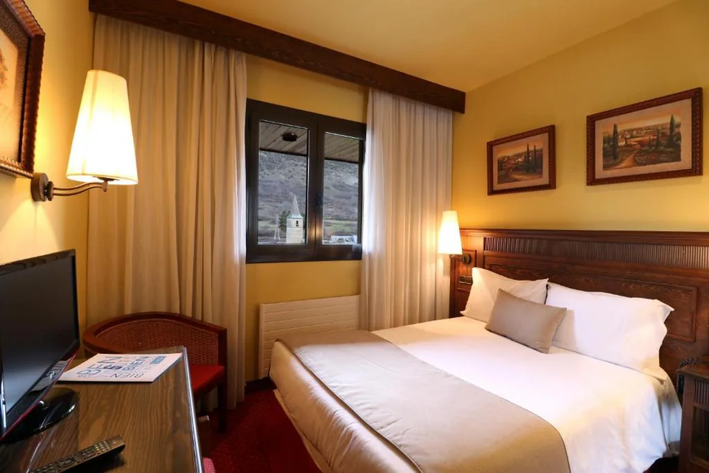Kleines Doppelzimmer — RVHotels Tuca