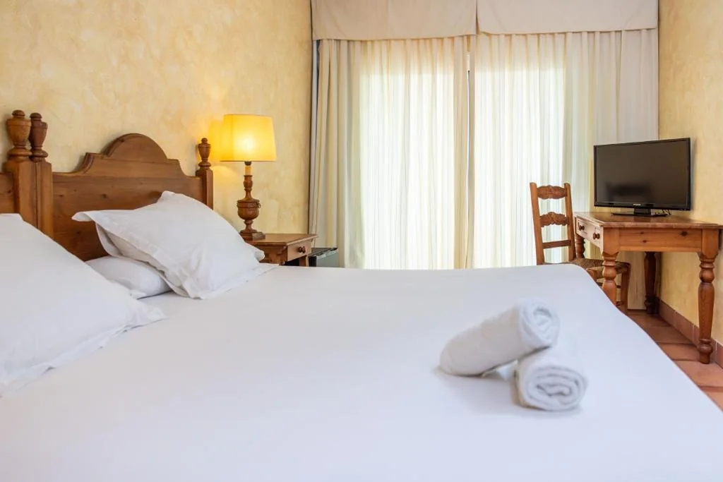 Voordelige tweepersoonskamer — RVHotels Vila de Tossa