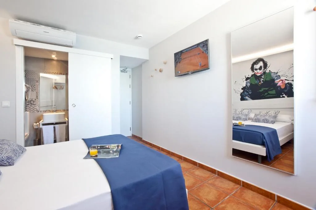 Chambre Double Supérieure — Ryans La Marina