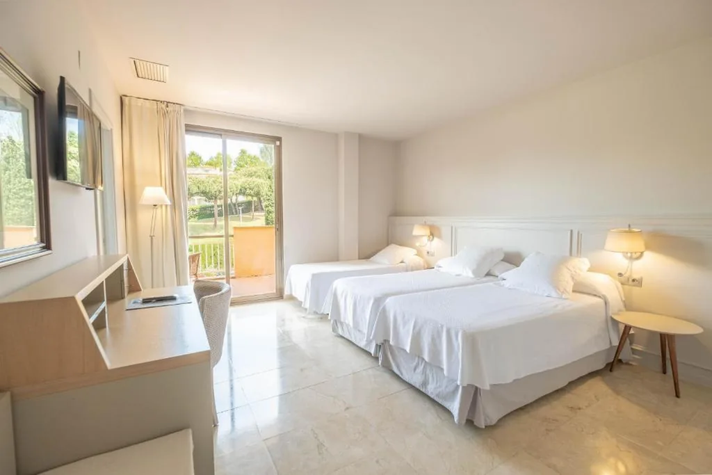 スタンダードトリプルルーム — S'Agaró Hotel Spa & Wellness