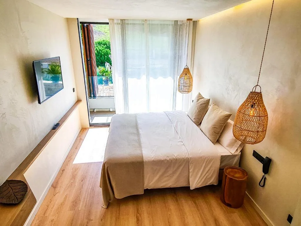 Tweepersoonskamer - 1 of 2 bedden — S´Estancia Suites