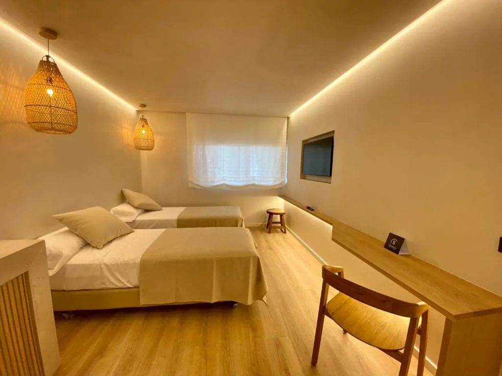 Aangepaste tweepersoonskamer voor personen met een beperking - 1 of 2 bedden — S´Estancia Suites