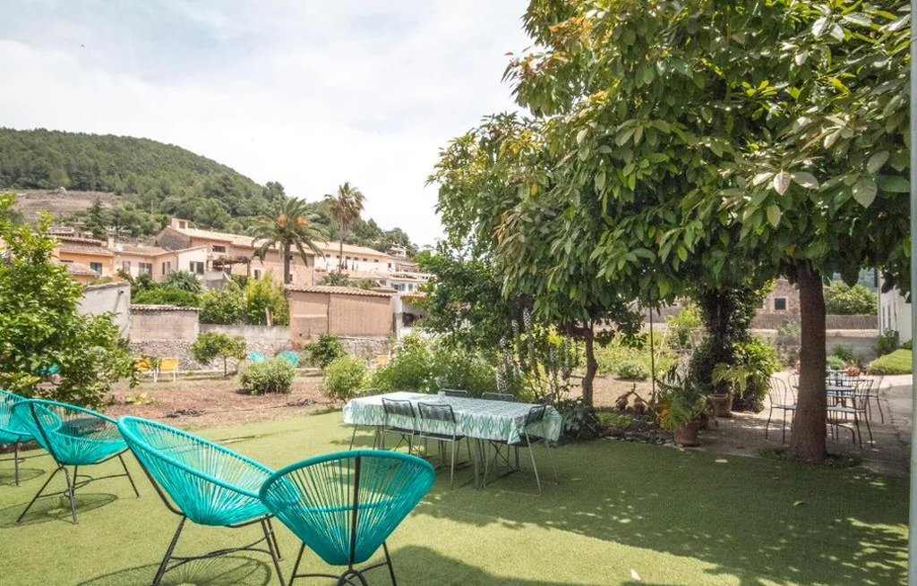 Bed in 6-Bed Mixed Dormitory Room — Sa Fita Backpackers - Albergue Juvenil