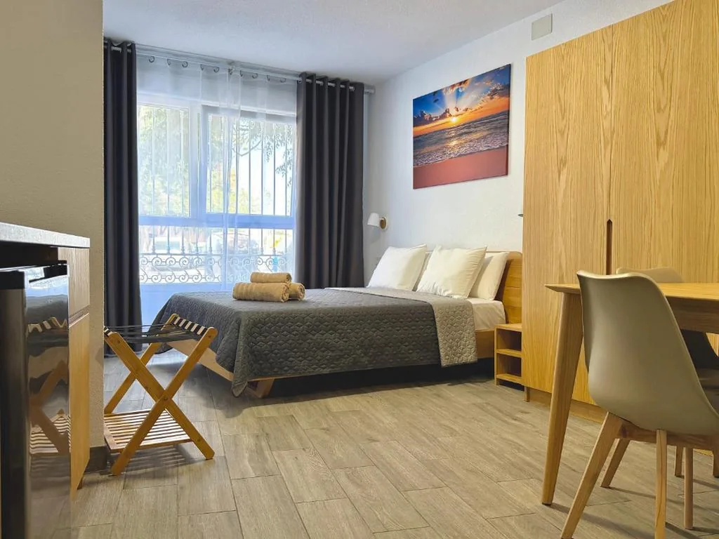 Habitación Triple Básica — Sagra Hotel