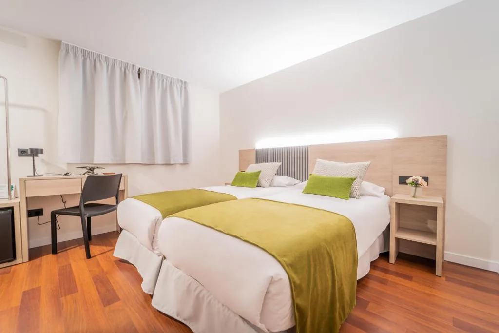 Habitación Doble Estándar - 2 camas — SAHERA HOTEL Boutique