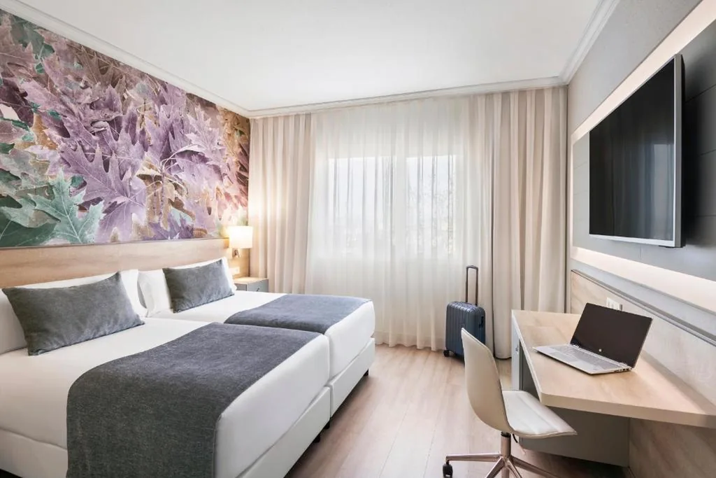 Accommodation, Parking and Flight – Double Room with 1 or 2 Beds — Salles Ciutat del Prat Barcelona Airport