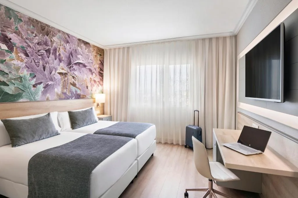 Double Room (1–2 Adults) with Free Airport Transfer — Salles Ciutat del Prat Barcelona Airport