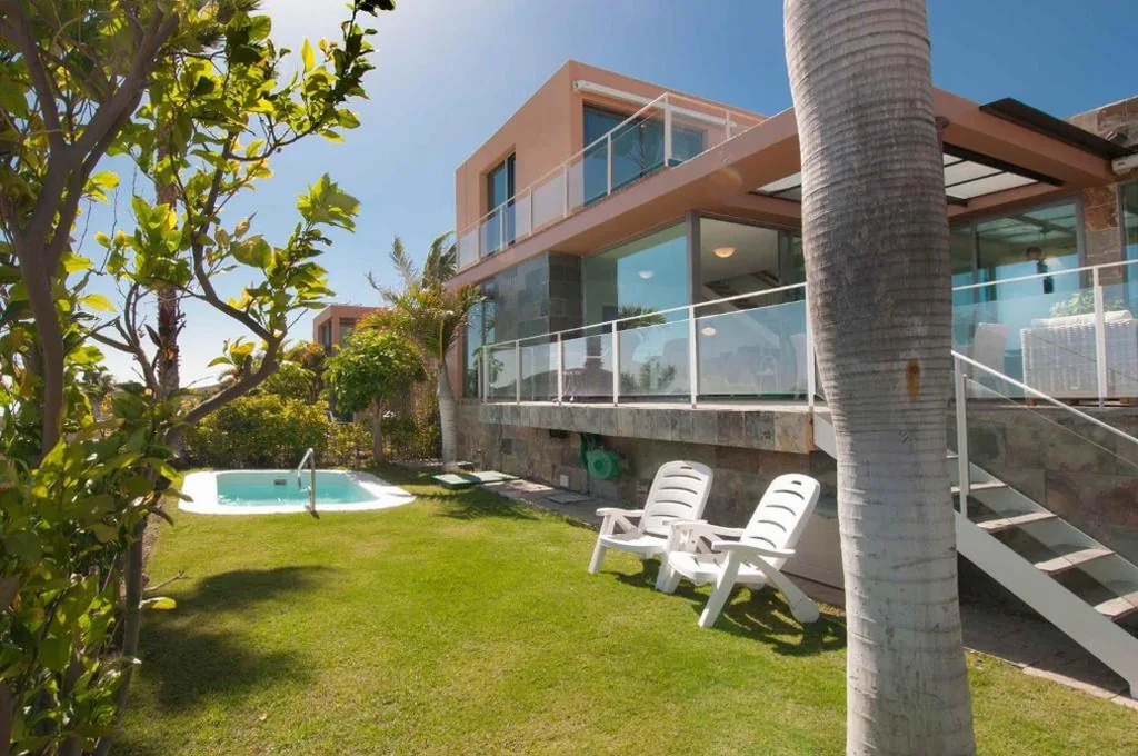Villa with private pool — Salobre Villas