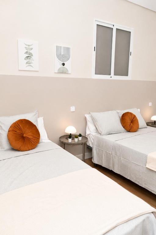 San Andres Street, Private rooms