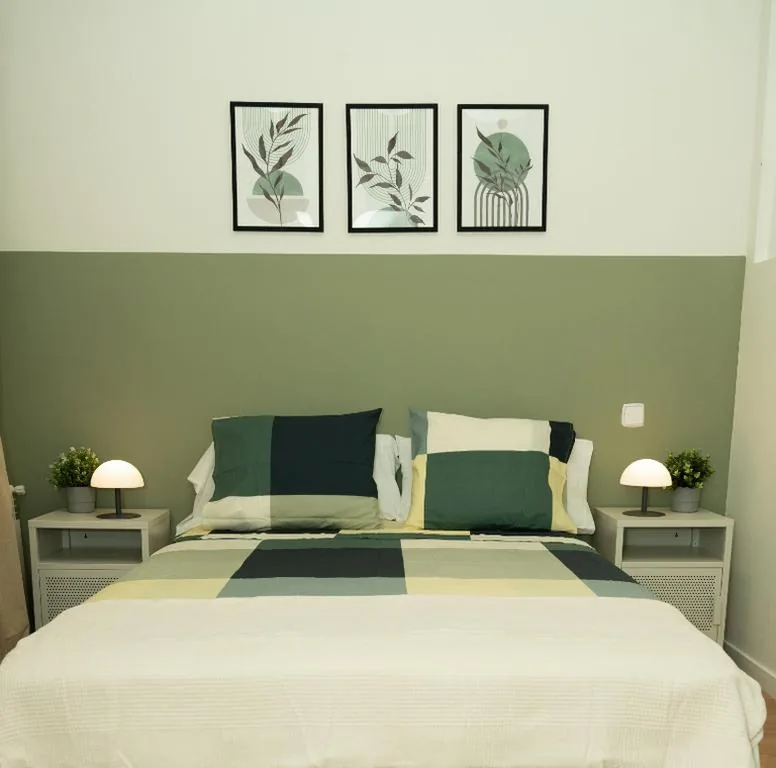 San Andres Street, Private rooms