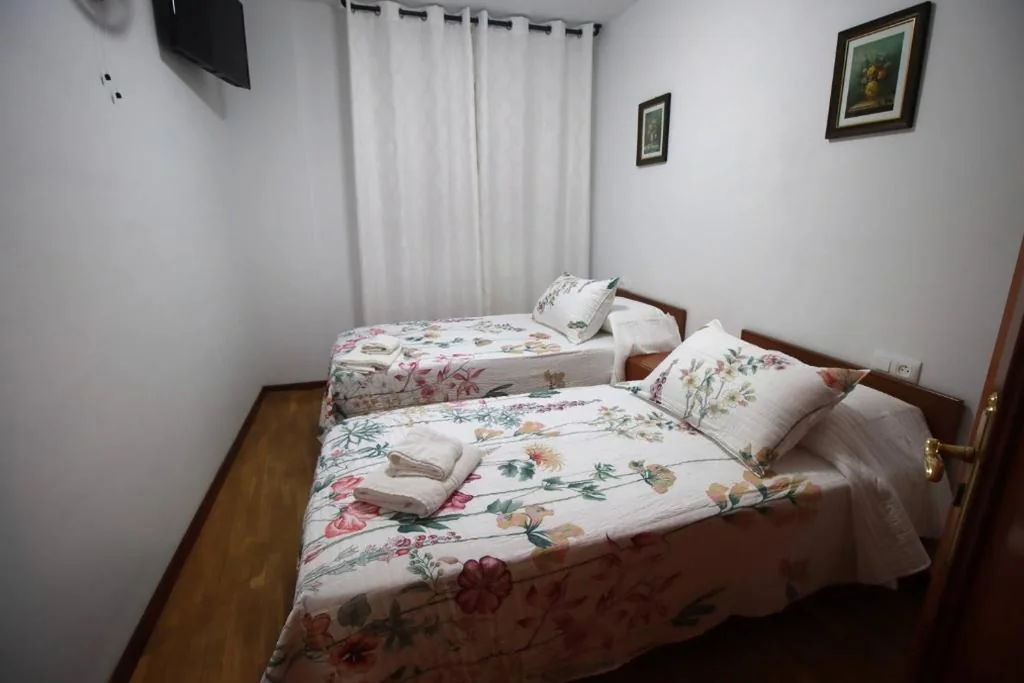 双人间（共用卫生间）- 2张床 — San Martin Rooms Pension 1 estrella