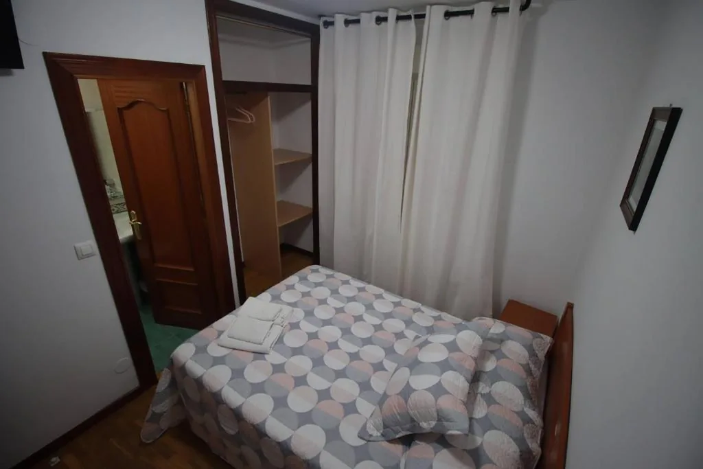 单人间（私人浴室） — San Martin Rooms Pension 1 estrella
