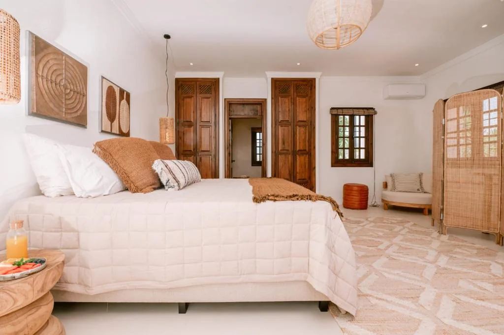 Superior Zimmer mit extragroßem Doppelbett — San Roque Suites de Monda