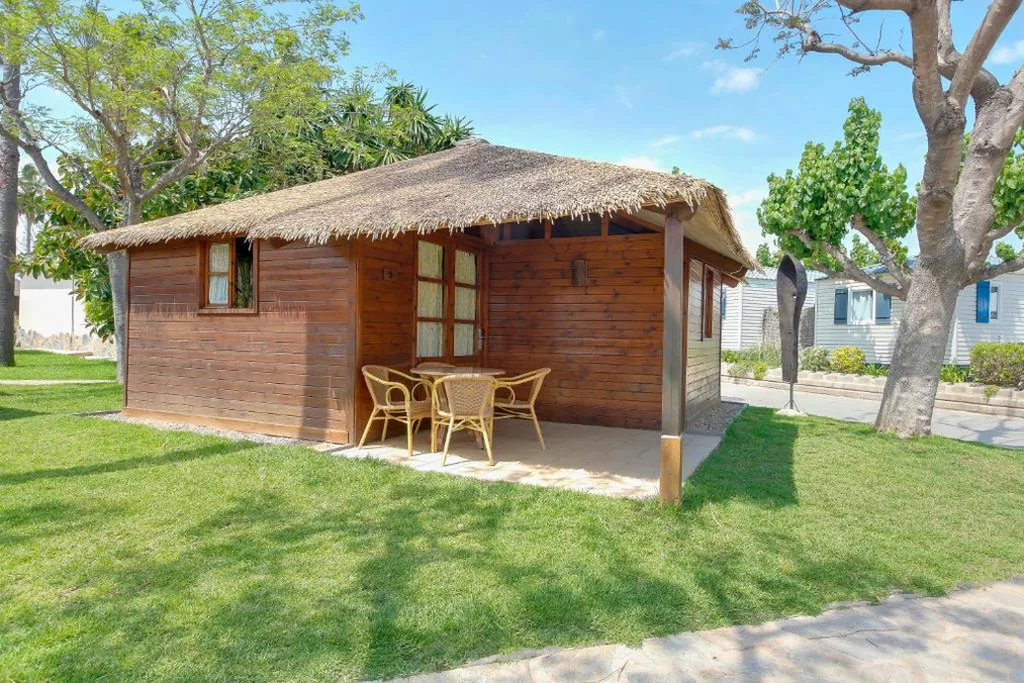 Deluxe bungalow met uitzicht op de tuin — Sangulí Camping & Resort