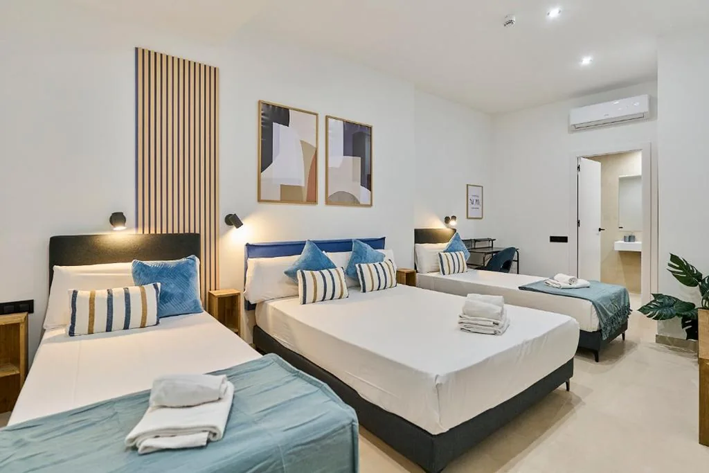 Vierbettzimmer — Sant Adrià Urban Suites by gaiarooms