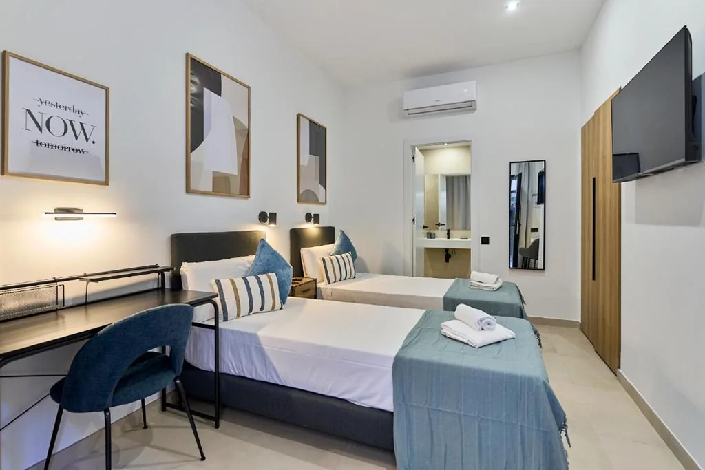 Doppelzimmer mit 2 Betten — Sant Adrià Urban Suites by gaiarooms