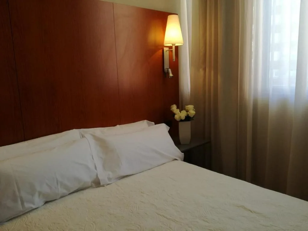 Deluxe Tweepersoonskamer met douche — Sant Bonifaci Petrer