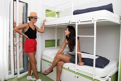 Sant Jordi Hostels Gracia — Foto 2